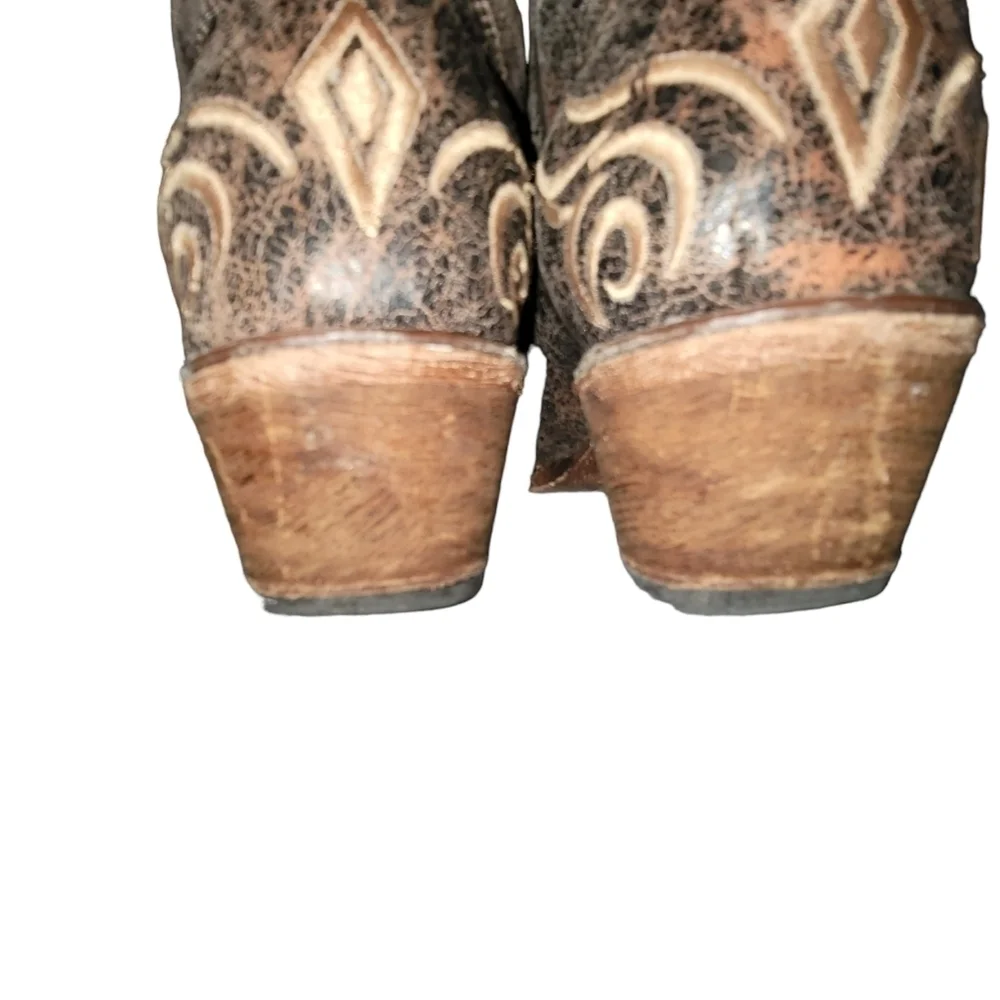 Circle G Vintage Distressed Cowboy Boots